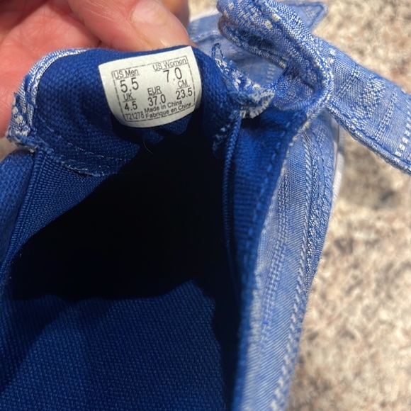 Vans - Picture 6 of 8